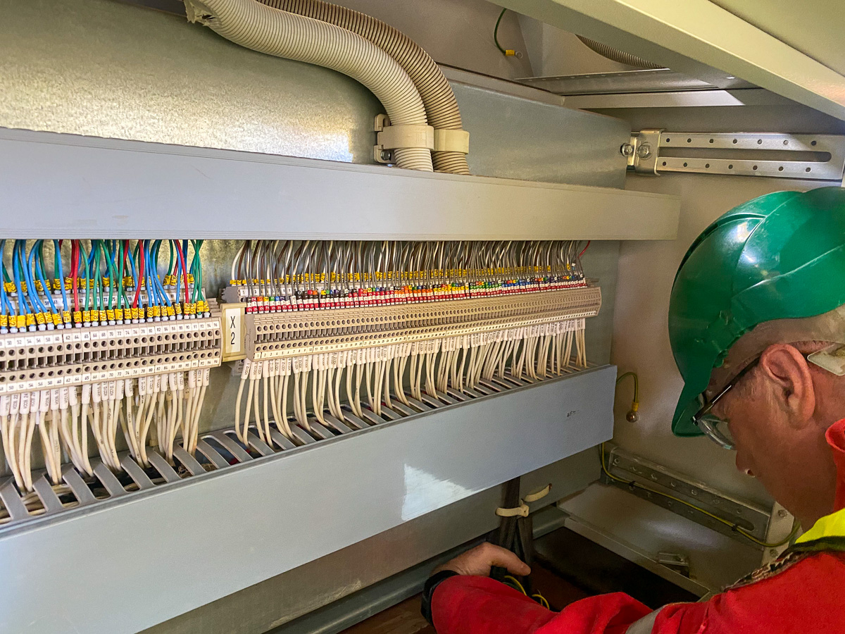 Electrical Engineer Building Control Panel